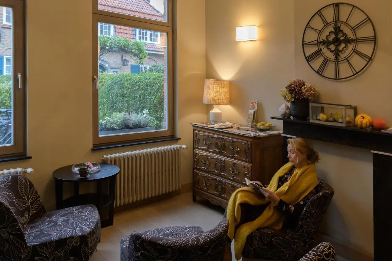 A Room With A View 브뤼헤 B&B